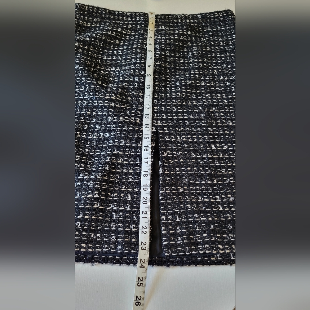J. Crew Tweed skirt Black and White with sparkle Size 10 16" Waist 24" Length - Picture 10 of 11